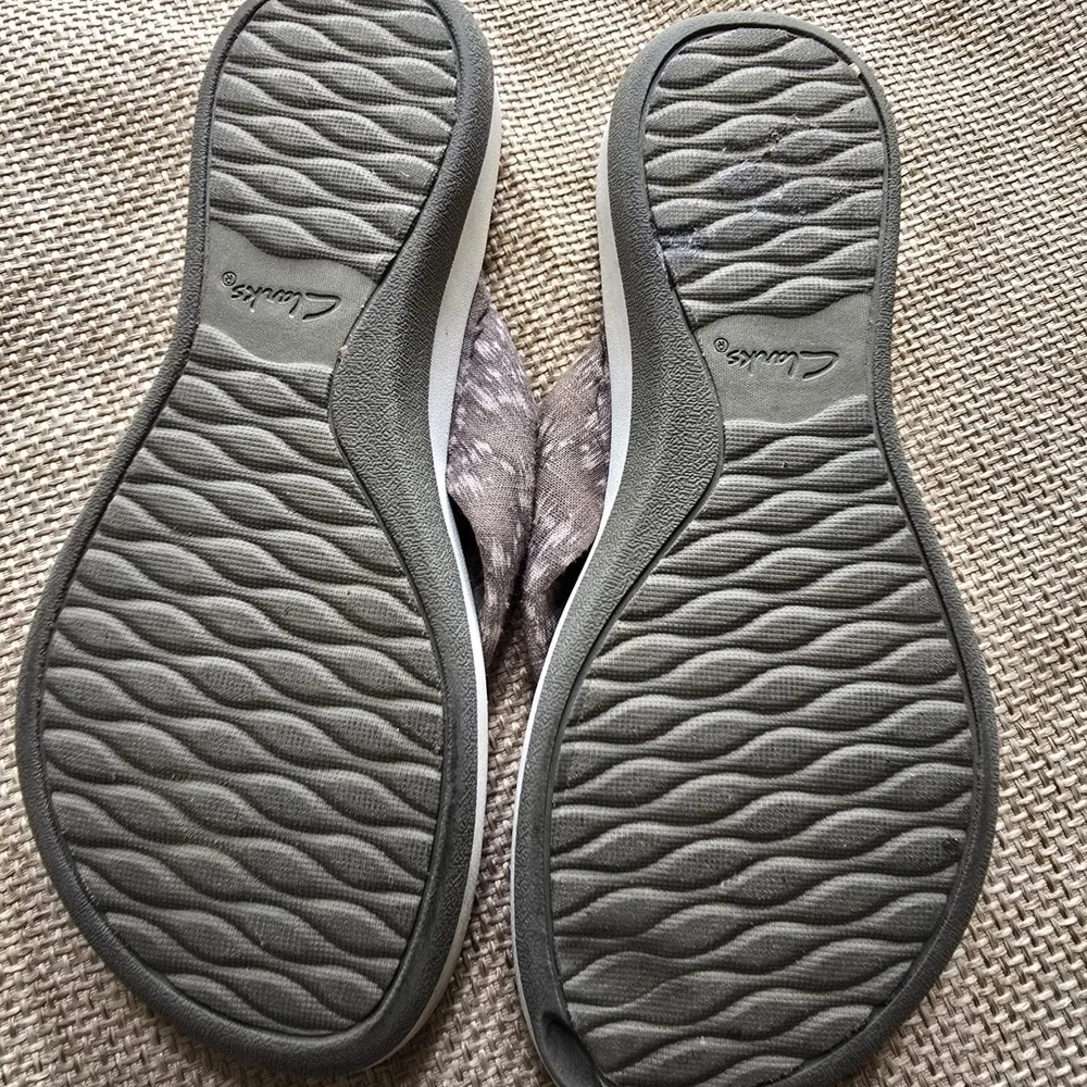 Clarks Gray Braided Sandals Comfort-Focused Design